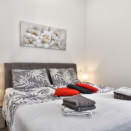Apartment 20M From Arena Пула Экстерьер фото
