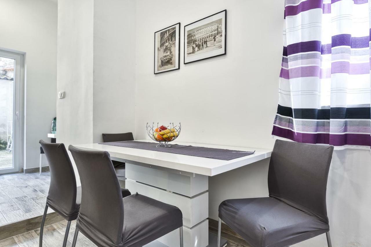Apartment 20M From Arena Пула Экстерьер фото